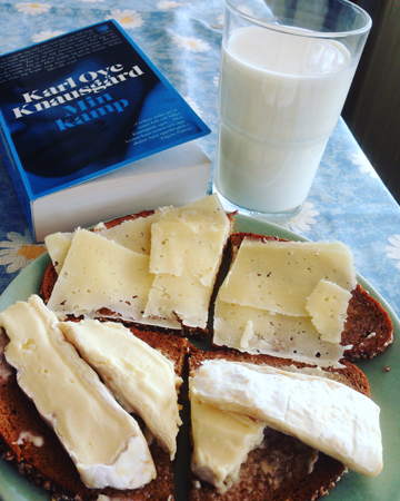 Bok mackor och mjölk