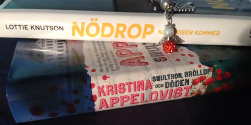 Böckerna Nödrop och Smultron bröllop och döden