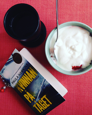 Frukost med fil kaffe och Kvinnan på tåget