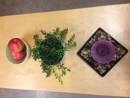 Äpplen plastväxt ljus