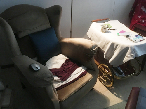 Fåtölj och drinkvagn Fåtölj och drinkvagn