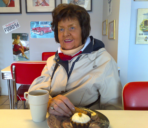 Mamma fikar på Ubbes