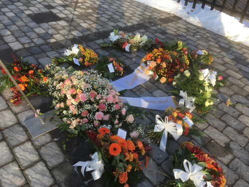 Blommor till mammas begravning Blommor till mammas begravning