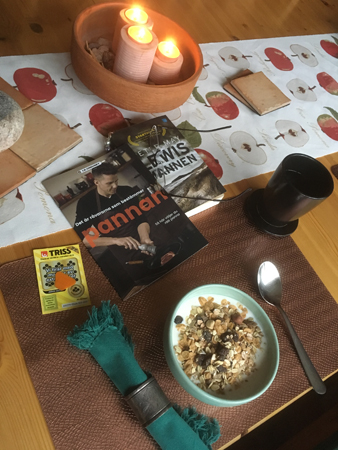 Frukost med broschyr och lott