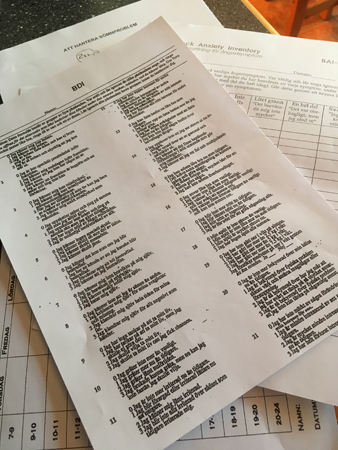 Papper att läsa och fylla i Papper att läsa och fylla i