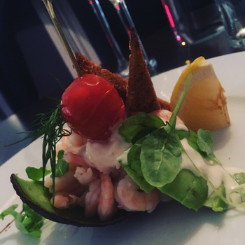 Lyxräkor på avokado