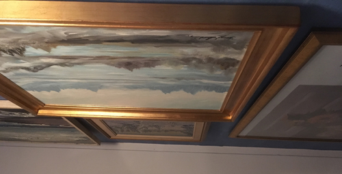 Sovrumskonst uppochner eftersom det är fotat från mitt perspektiv i sängen