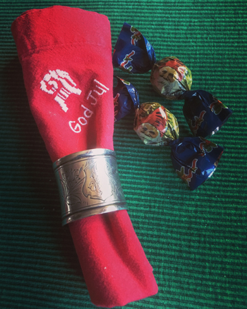 God jul på servetten och julgodis