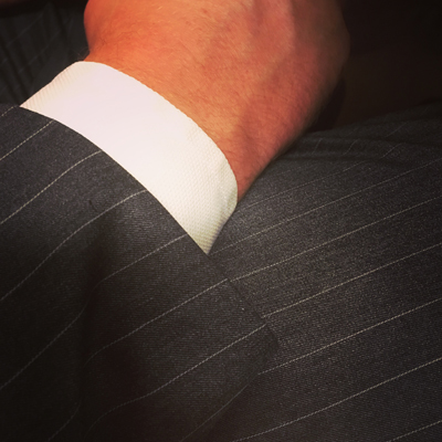 Kritstrecksrandig kostym ärm 