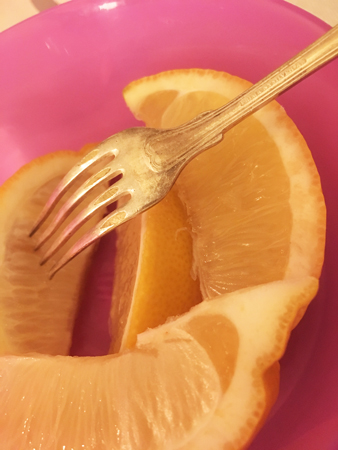 Citroner i rosa skål