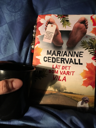 Kaffe och boken Låt det som varit vila