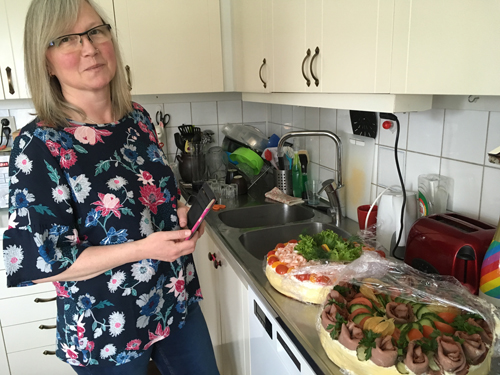  Anna och smörgåstårtorna