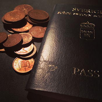 Pence, kopparslantar, och gammalt pass Pence, kopparslantar, och gammalt pass