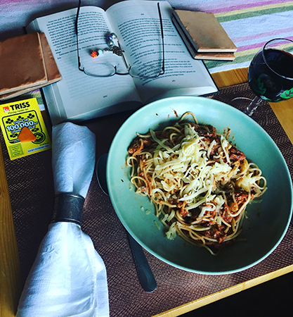 Pasta med vin bok och Triss