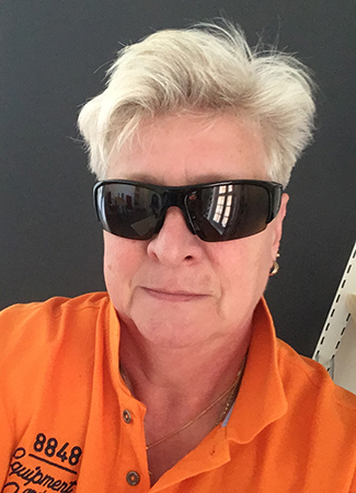 Selfie i solbrillor redo för semester