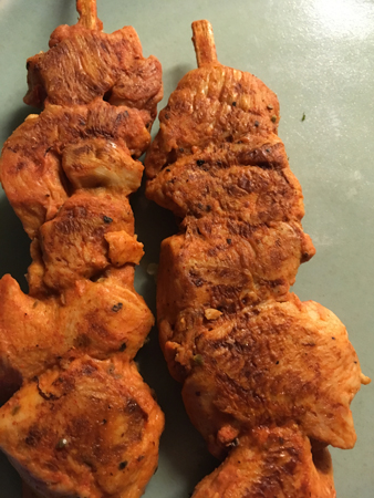 Kycklingspett med mango- och jalapenosmak Kycklingspett med mango- och jalapenosmak