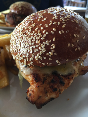 Kycklingburgare som ser ut som igelkott