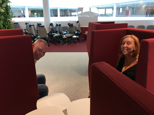 Zeta och Mia i Segerstedthuset