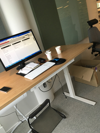 Mitt skrivbord med dator