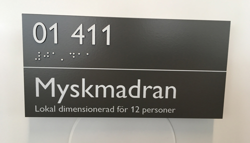 Skylt Myskmadran