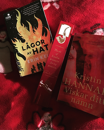 Böckerna Lågor av hat och Viskar ditt namn