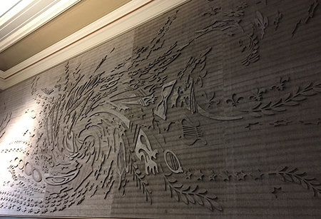 Ljuddämpande konstverk i sal IX Universitetshuset