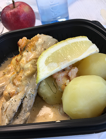 Fisk med potatis citron och äpple