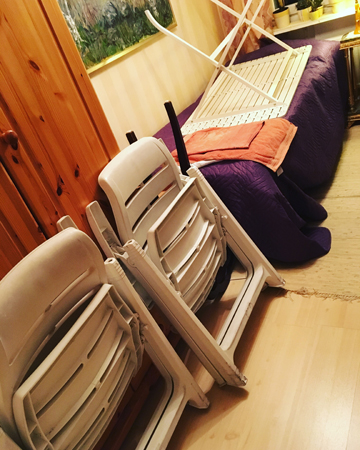 Balkongmöblerna i gästrummet