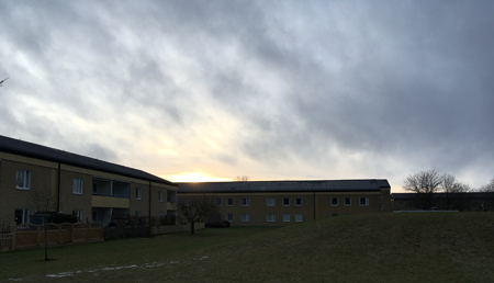 Grå himmel i New Village