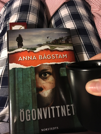 Anna Bågstams bokk Ögonvittnet och kaffe på sängen