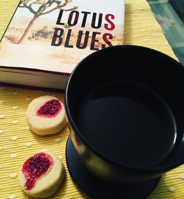 Hallongrottor och Lotus blues