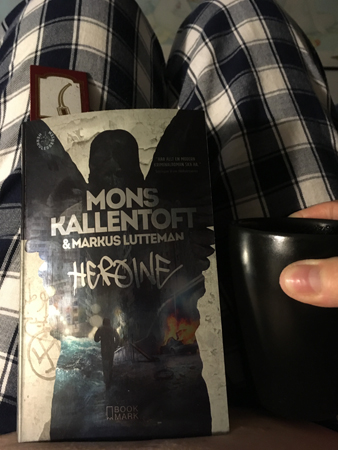 Boken Heroine och kaffe på sängen