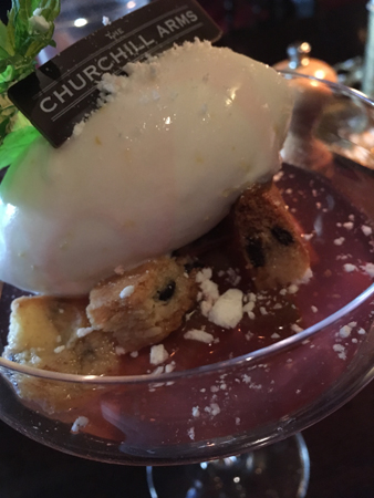 Limoncello sorbet med rabarber Churchill Arms