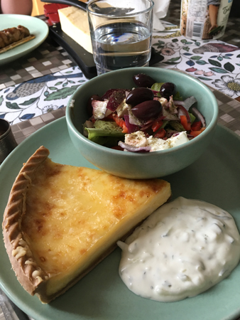 Västerbottenpaj sallad tzatziki