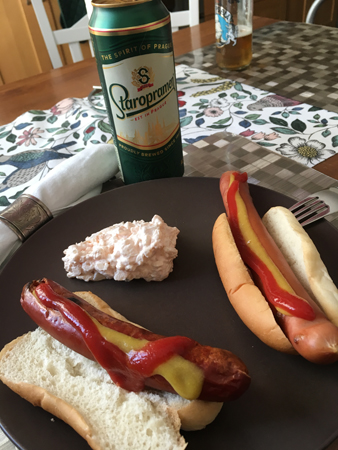 Torsdagskorv av kyckling och kalkon och Staropramen