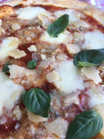 Pizza Quattro formaggi