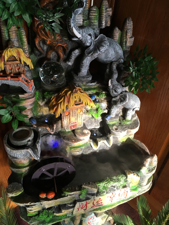 Elefantfontän Kathy Thai