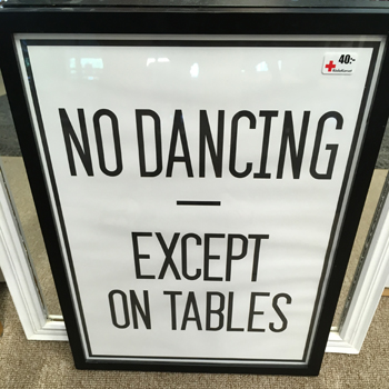 Tavla No dancing except on tables
