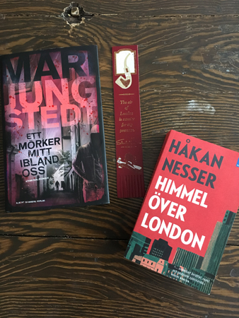 Böckerna Ett mörker mitt ibland oss och Himmel över London