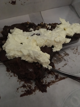 Chokladkaka med grädde