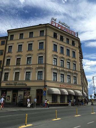 På kvällen läs Expressenhus