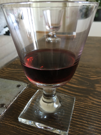 Vin ur mammas och pappas glas