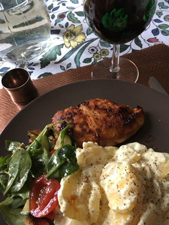 Kyckling potatisgratäng grönsaker vin