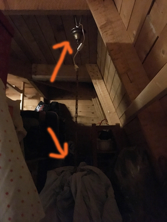 Annas Tiffanylampa på vinden