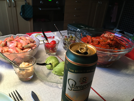 Räkor och kräftor med tillbehör