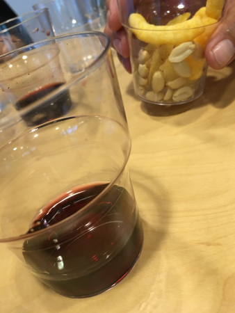 Lite vin lite snacks