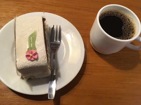 Kaffe och tårtbit