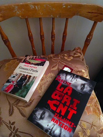 Böckerna Ensam i Paris och Labyrint Illumination