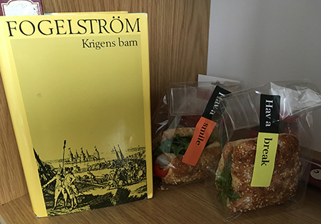 Boken Krigens barn och två mackor