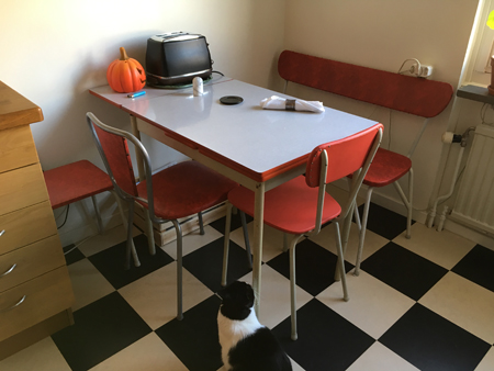 Köksmöblemangen på andra ledden